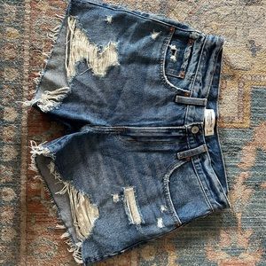 Abercrombie and Fitch boyfriend mid rise shorts 25